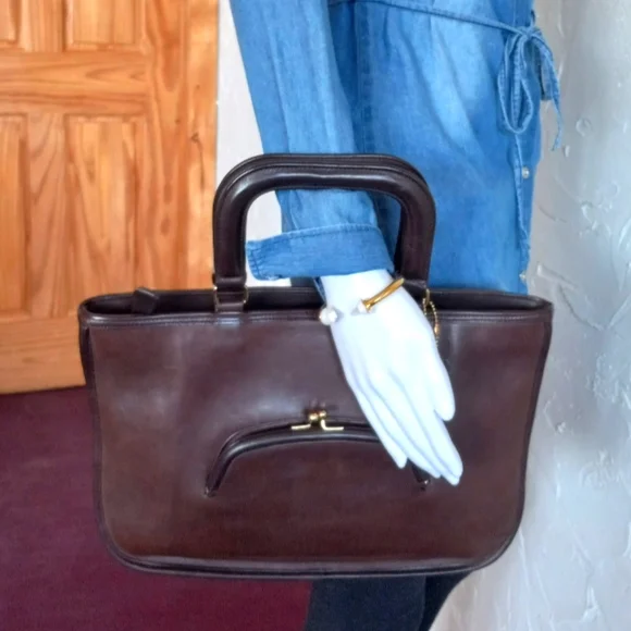 COACH BONNIE CASHIN "Watermelon Tote" Brown Leather Kiss Lock Bag, early 1970s. - Picture 6 of 14